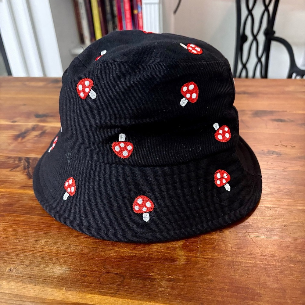 Hot Topic Black Bucket Hat with Red Mushroom Embroidery - Picture 3 of 4